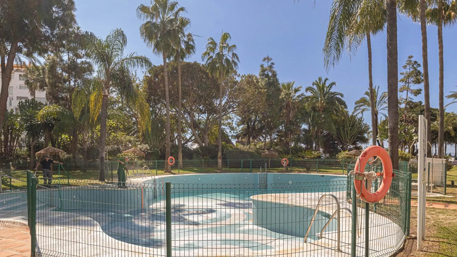 Apartment Gray Dalbion Puerto Banus - Happy Rentals Marbella Spain