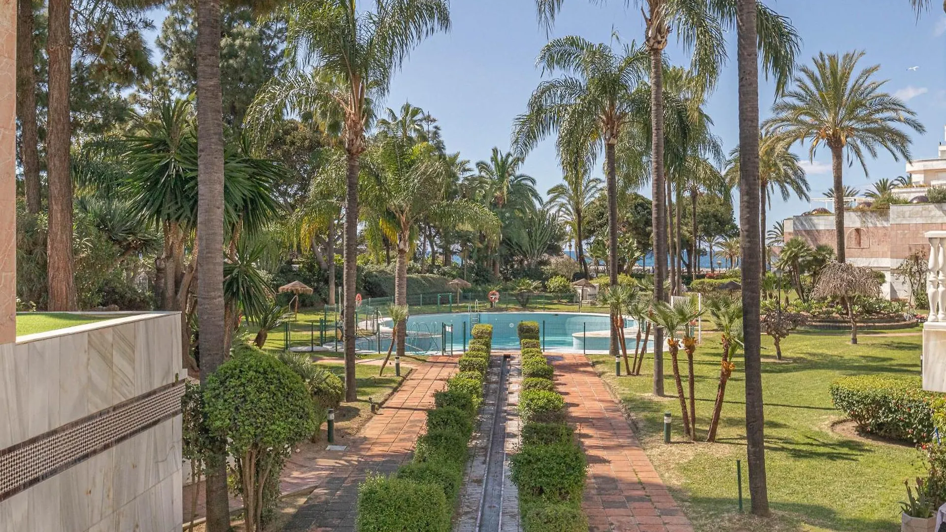 Apartment Gray Dalbion Puerto Banus - Happy Rentals Marbella