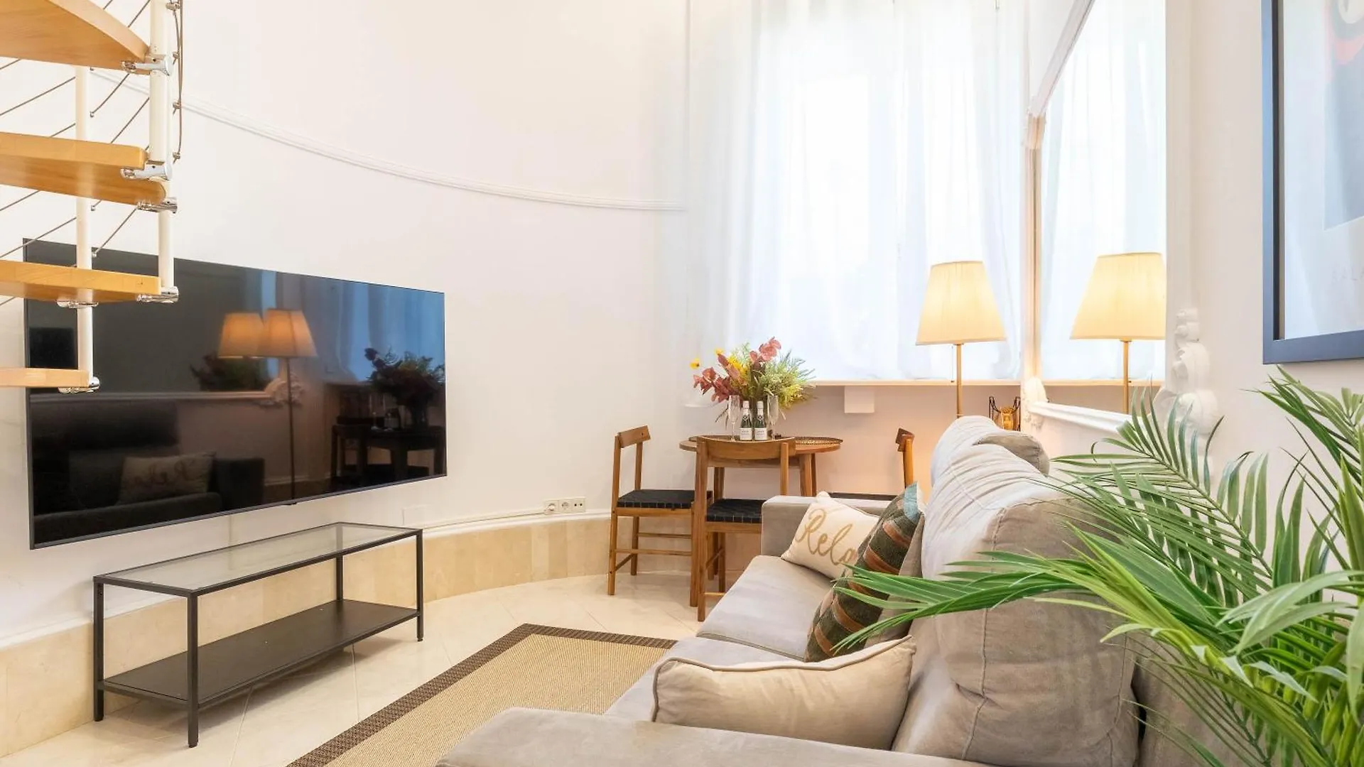 Gray Dalbion Puerto Banus - Happy Rentals Marbella Apartment