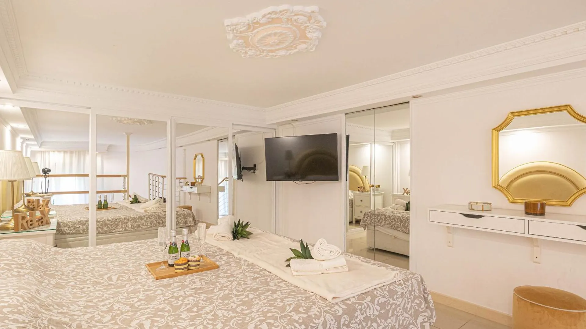 Gray Dalbion Puerto Banus - Happy Rentals Marbella