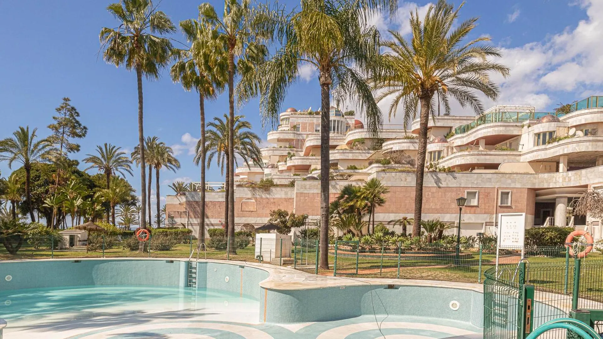 Apartament Gray Dalbion Puerto Banus - Happy Rentals Marbella Hiszpania